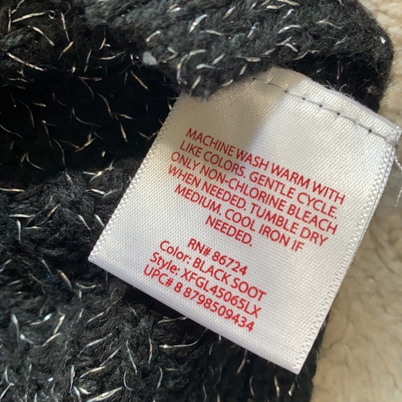 Black shiny sweater✨💫🖤🖤 - Picture 4 of 6